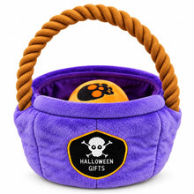 TRIXIE Halloween-Geschenkkörbchen mit Plüschspielzeugen vorne