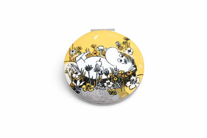 Taschenspiegel Mumin gelb Mumin zwischen Blumen